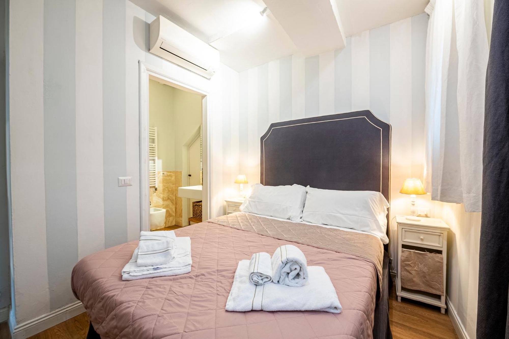 Suite In Pz. Michelangelo: Due Camere Con Due Bagni Florença Exterior foto