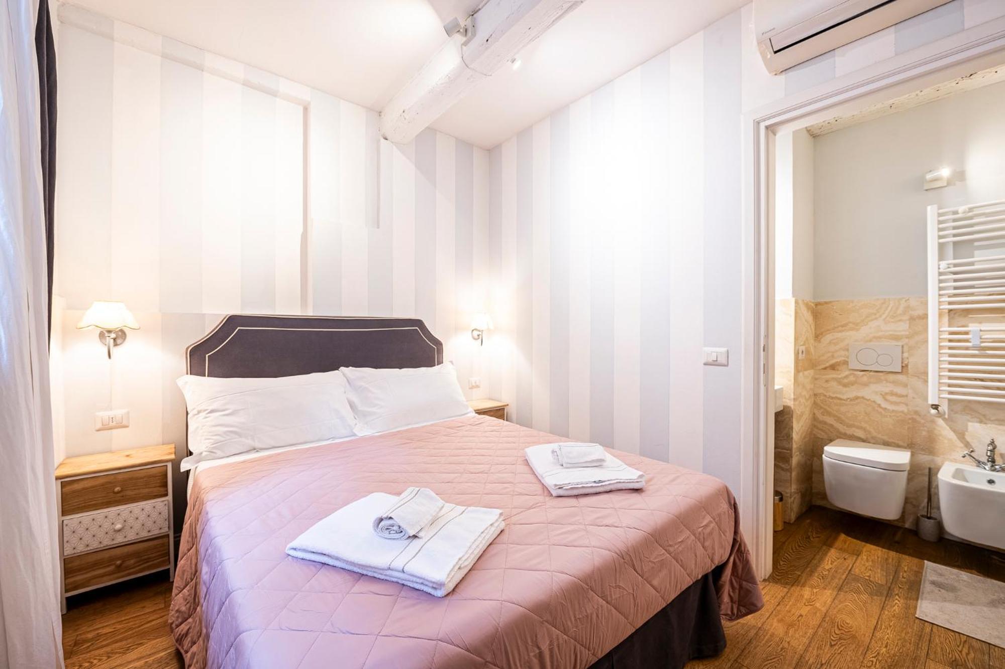 Suite In Pz. Michelangelo: Due Camere Con Due Bagni Florença Exterior foto