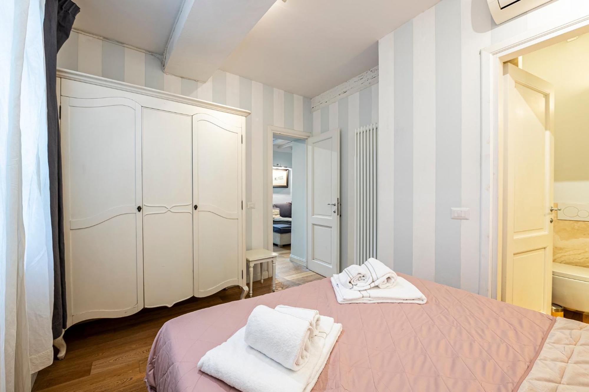 Suite In Pz. Michelangelo: Due Camere Con Due Bagni Florença Exterior foto